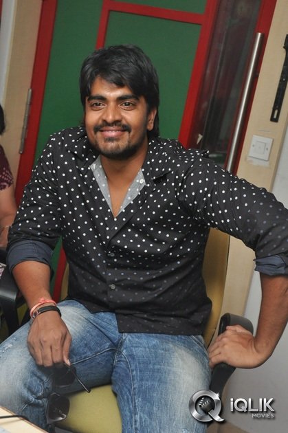 Galata-Movie-Team-at-Radio-Mirchi